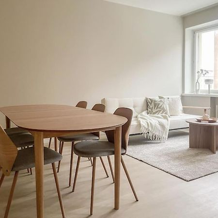 Central 1Br Next To The Park Helsinki Buitenkant foto