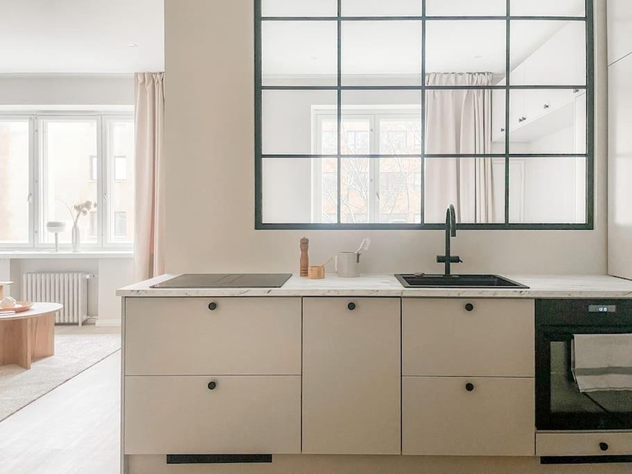 Central 1Br Next To The Park Helsinki Buitenkant foto