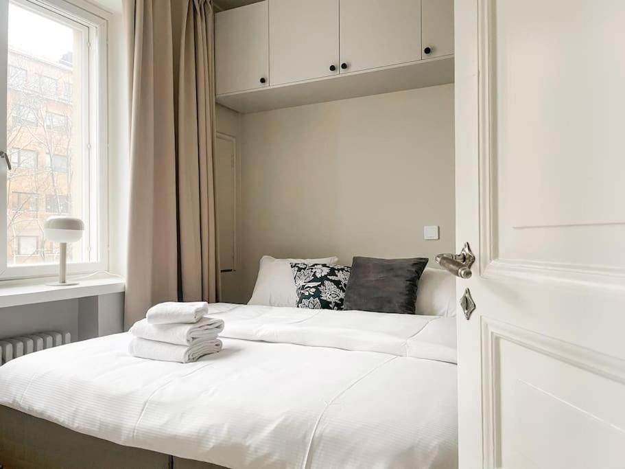 Central 1Br Next To The Park Helsinki Buitenkant foto